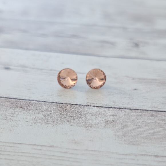 Unknown Jewelry - Stud Earrings Peachy Tone 3/8"